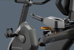 Горизонтальный велоэргометр Matrix Performance с консолью GT LED